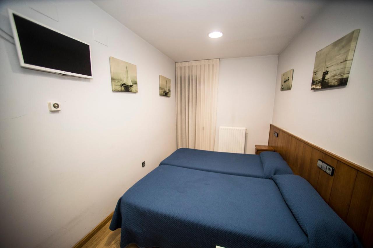 Hostal Caballeros Сорія Екстер'єр фото