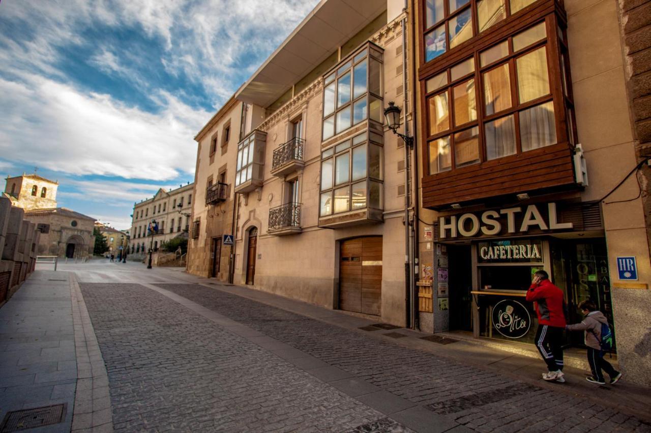 Hostal Caballeros Сорія Екстер'єр фото