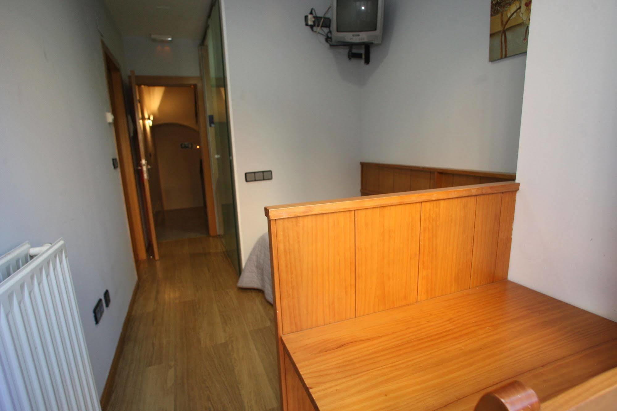 Hostal Caballeros Сорія Екстер'єр фото
